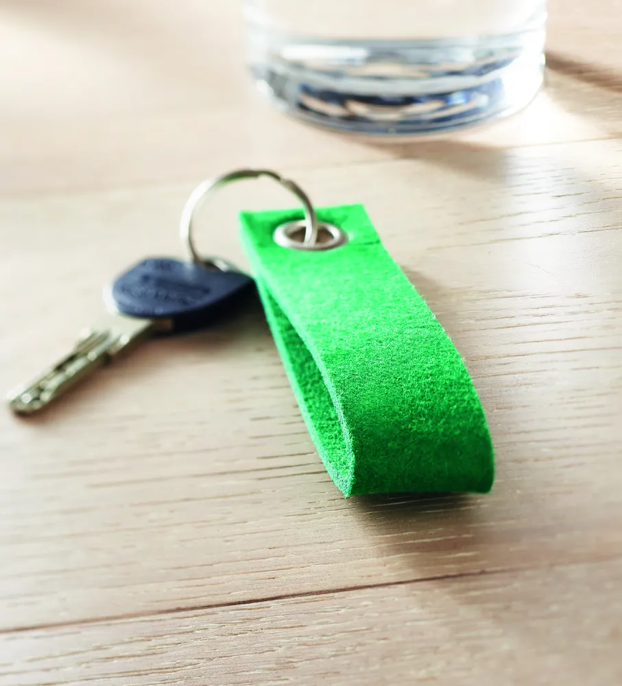 Suora · RPET vilten sleutelhanger – Groen