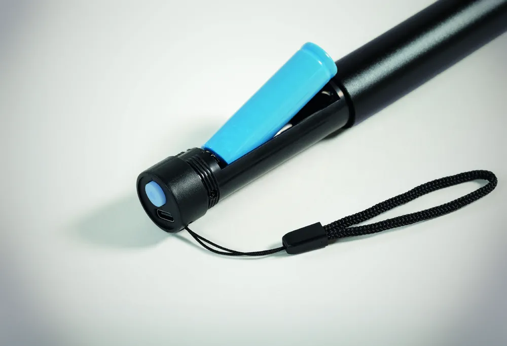 Lume · Gerecyclede aluminium zaklamp – Zwart