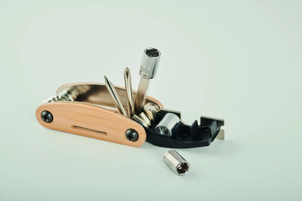 Mano · Zakformaat bamboe multi-tool – Hout