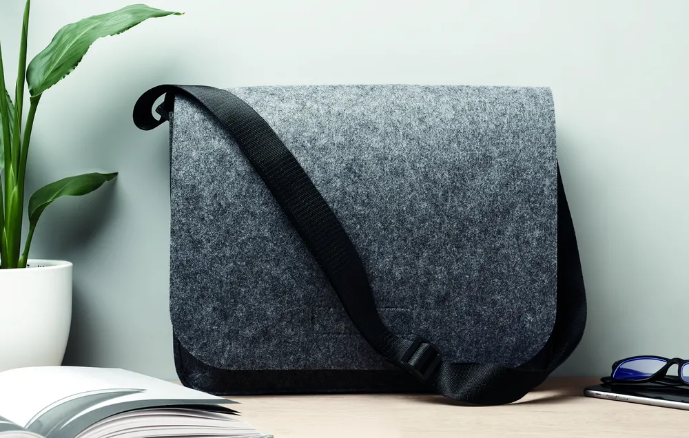 Baglo · Vilten laptoptas van RPET – Grijs