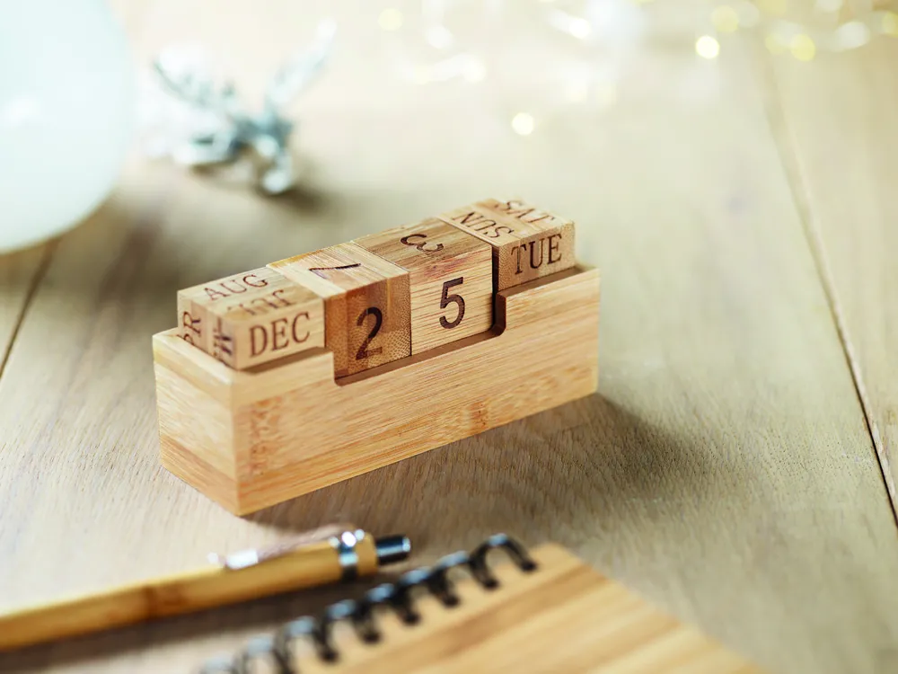 Karenda · Bureaukalender bamboo – Hout