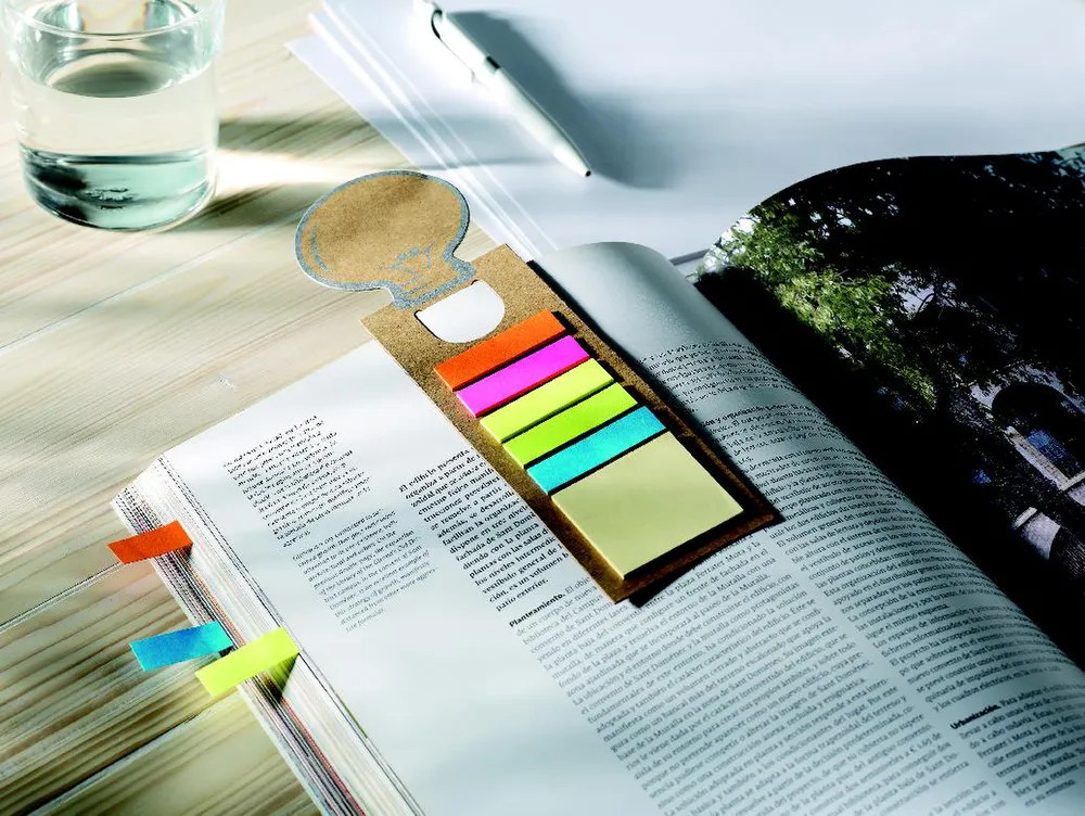 Idea · Boekenlegger met memoblaadjes – Beige